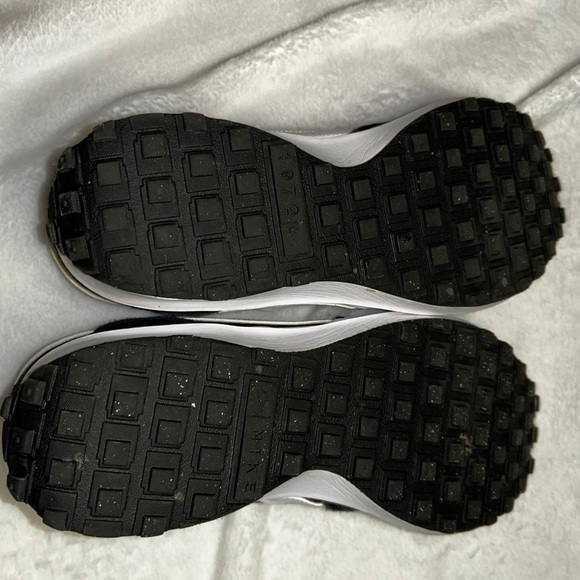 NIKE Waffle Debut Trainers Sneakers Fashion Shoes size 8/ women size 10 main image 4